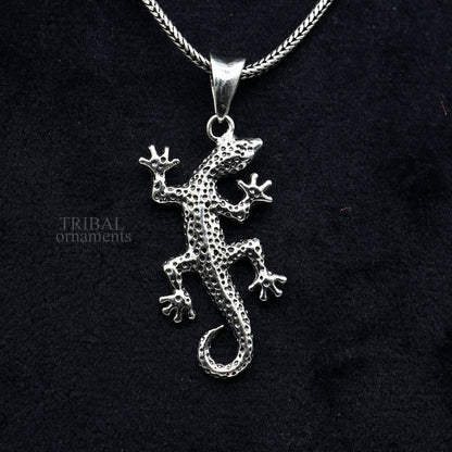 925 sterling silver lizard pendant by TRIBAL ORNAMENTS featuring a handmade, attractive design for gifting jewelry.