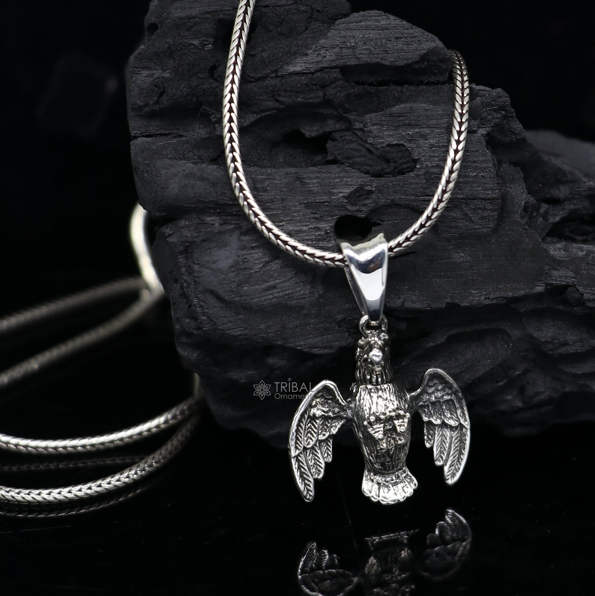 925 sterling silver handmade eagle design pendant necklace featuring a delicate Garuda motif, suitable for unisex jewelry.