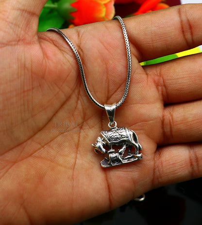 925 sterling silver divine Kamdhenu cow with calf pendant, unisex tribal jewelry, handcrafted elegant silver jewelry, SSP1568