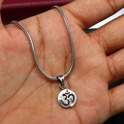 Sterling silver Hindu mantra 'Aum' OM pendant, unisex handmade jewelry with tribal design by Tribal Ornaments.