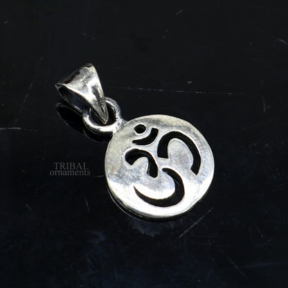 Unisex 925 sterling silver Hindu mantra 'Aum' OM pendant, handmade tribal jewelry, stylish personalized unisex pendant.