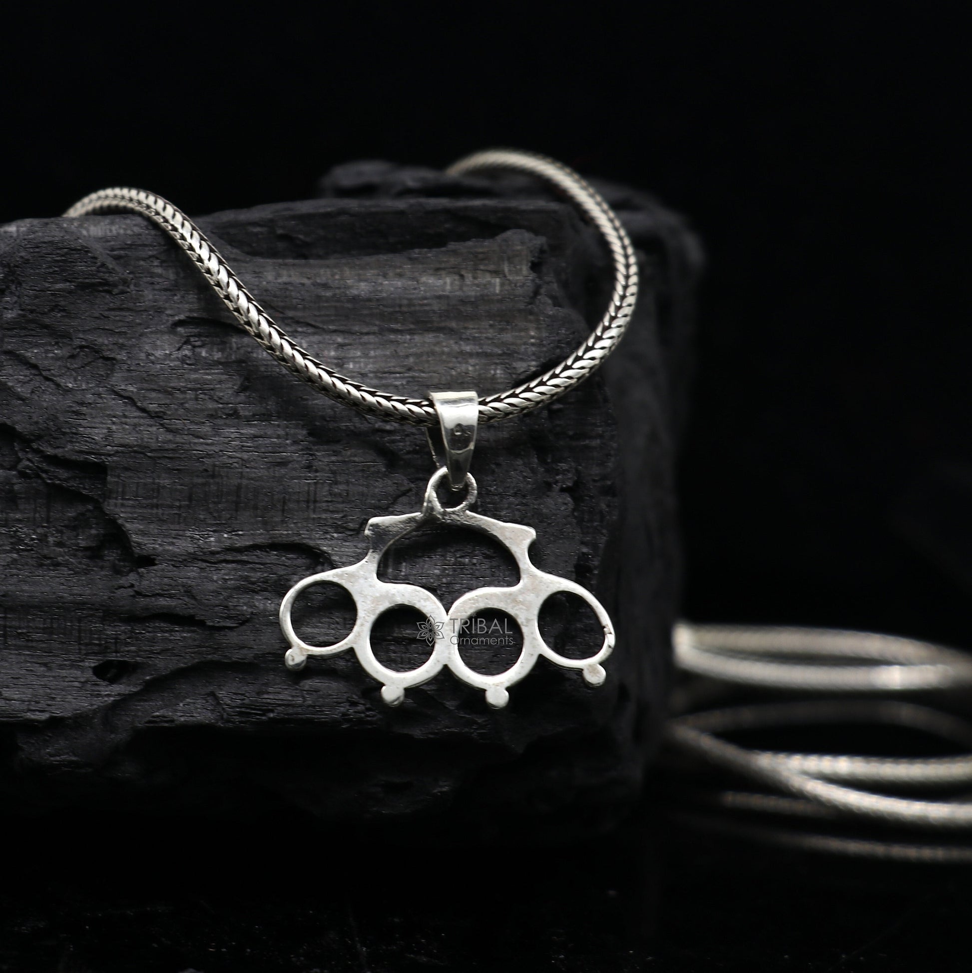 925 sterling silver knuckles punch, handmade knuckle duster for self-defense, suitable for camping and hiking activities.