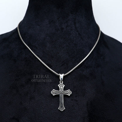 925 sterling silver Holy Cross pendant by TRIBAL ORNAMENTS, unisex jewelry with a unique, stylish design, ideal as an Indian-inspired gift.