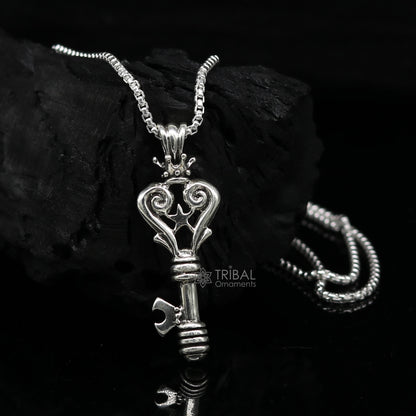 925 sterling silver key pendant by Tribal Ornaments, vintage-style handmade jewelry for boys and girls, stylish and attractive.