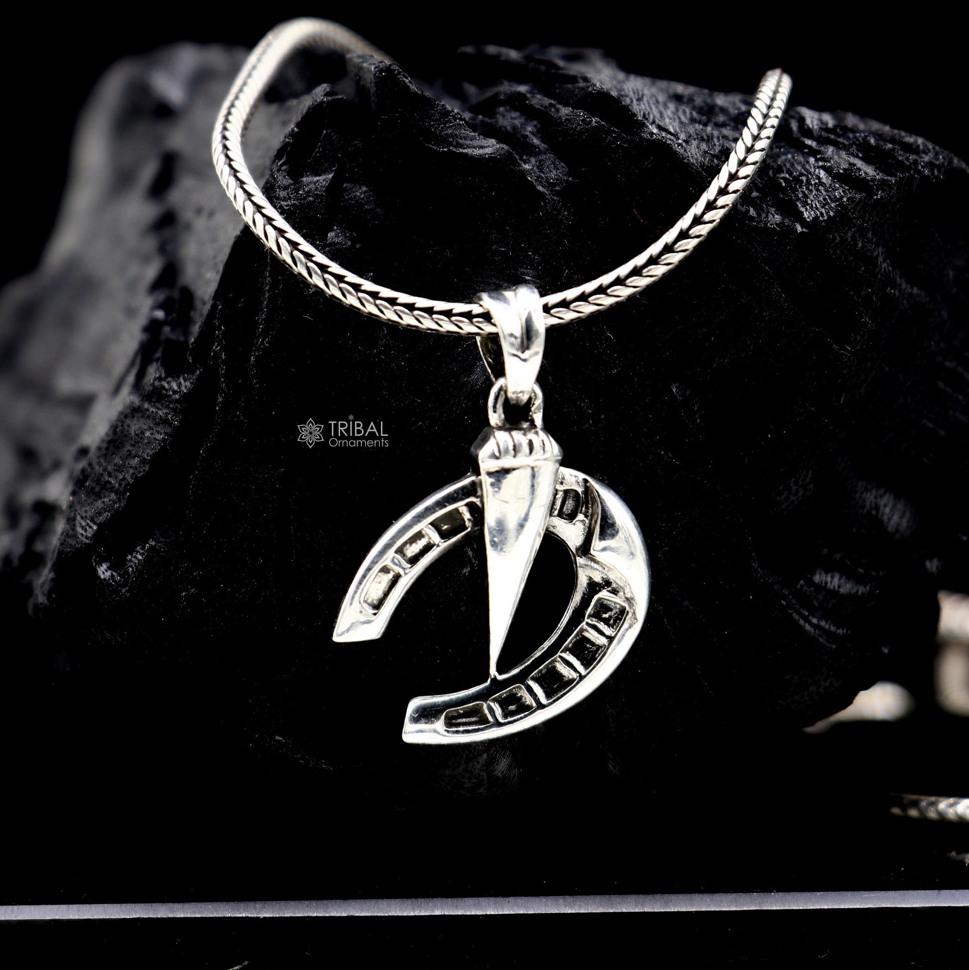 Sterling silver horseshoe charm pendant by Tribal Ornaments, handmade small pendant for boys and girls, detailed silver jewelry.