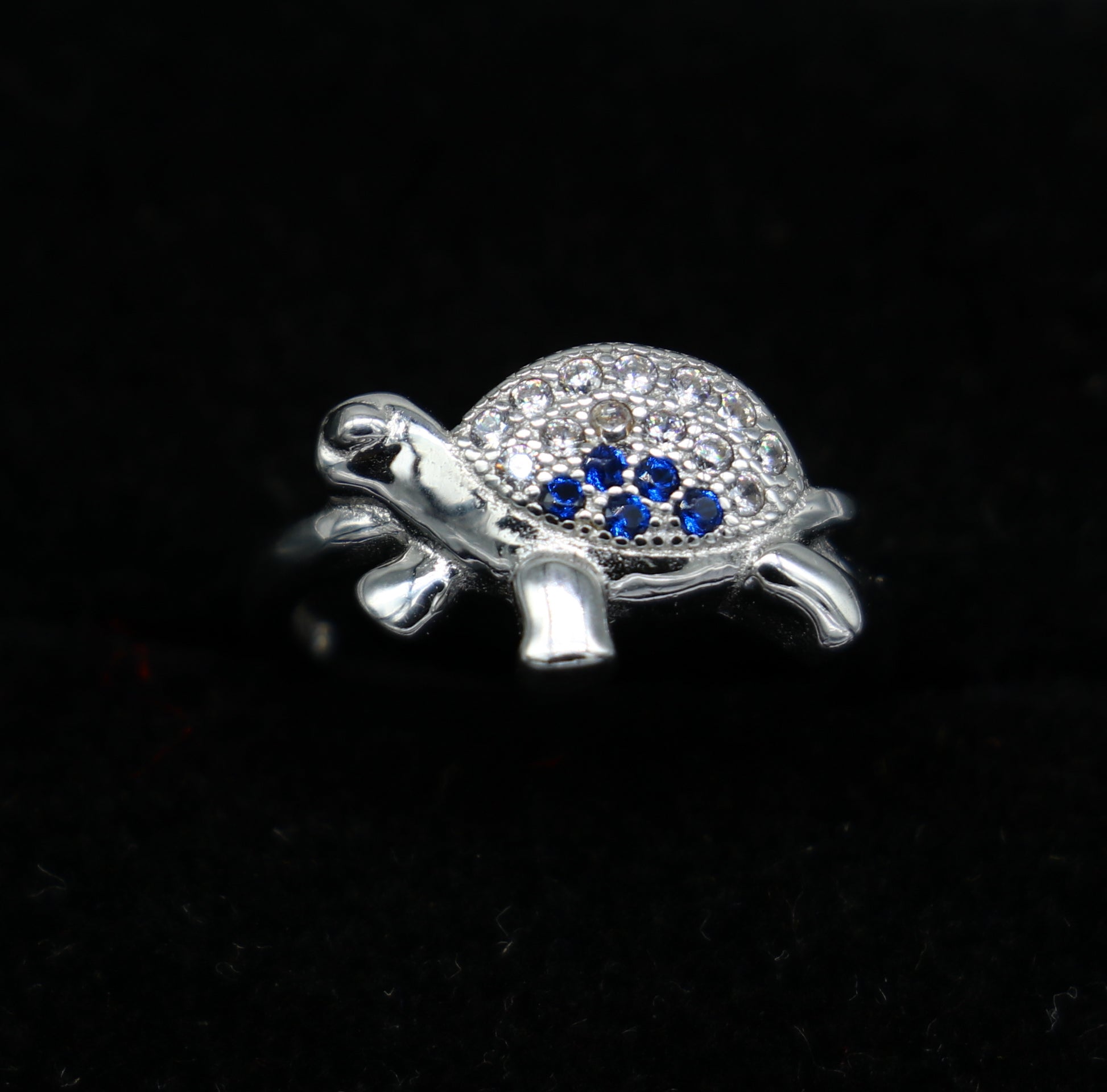 Elegant 925 sterling silver tortoise ring with AD stone, unisex stylish design, perfect for daily wear or gifting.
