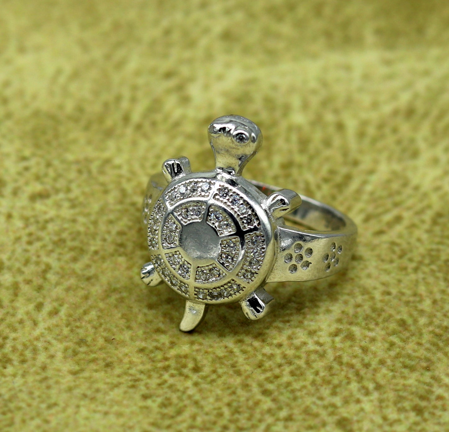 Sterling silver tortoise ring with AD stone, stylish unisex design, intricate pattern, crafted by Tribal Ornaments.