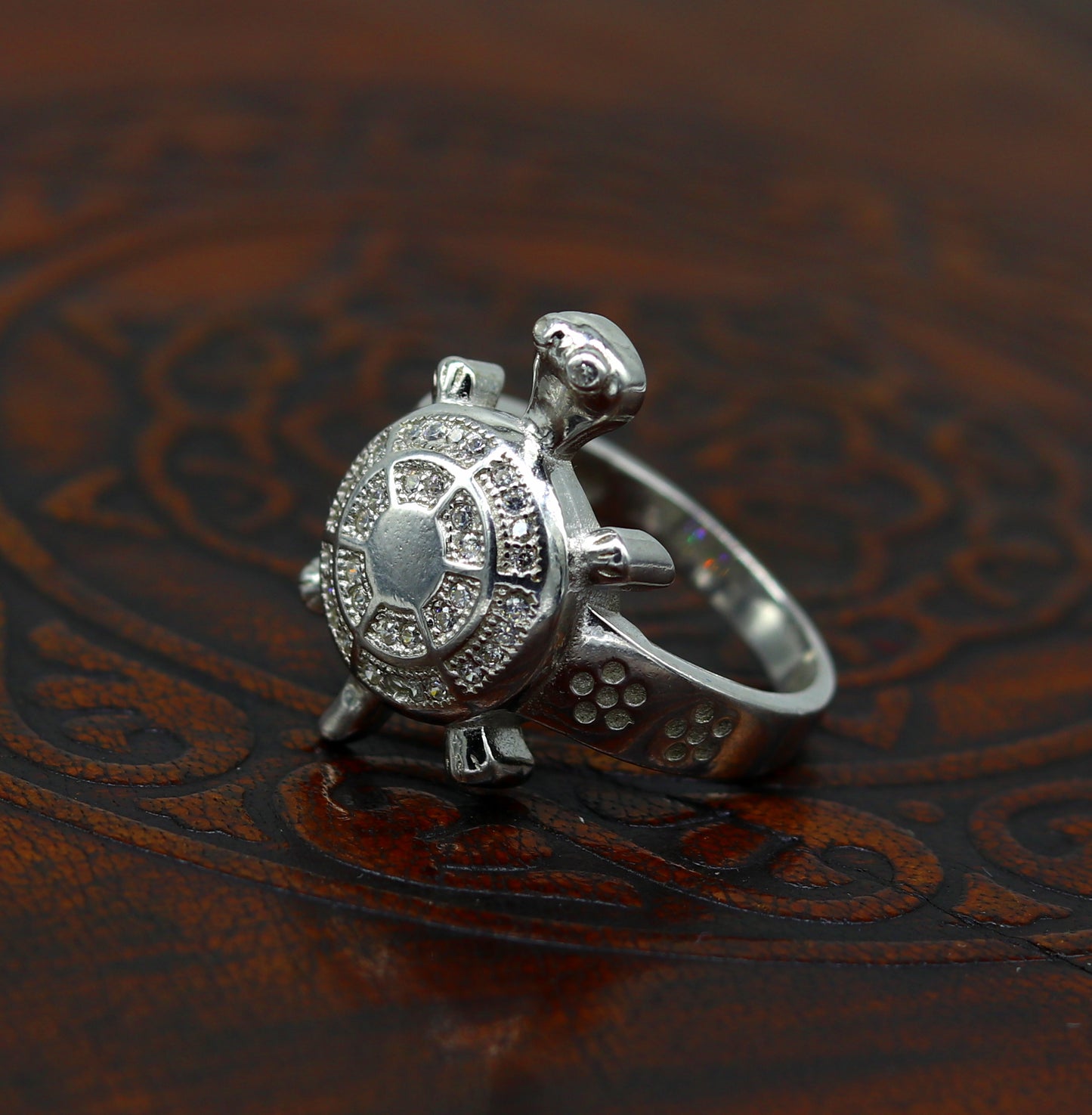Sterling silver tortoise ring with AD stone, stylish unisex design, intricate pattern, crafted by Tribal Ornaments.
