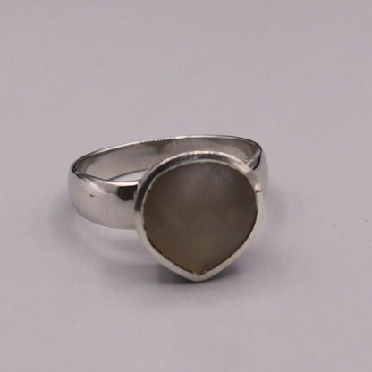 Sterling silver unisex Jadau ring with aqua chalcedony stone from Tribal Ornaments, showcasing a detailed band design.