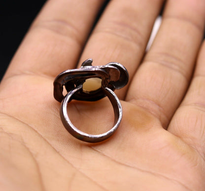 Vintage silver pearl ring by Tribal Ornaments featuring a 925 sterling silver band with an elegant pearl centerpiece.