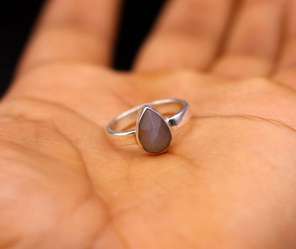 Handmade solid 925 silver Indian-style stone ring with intricate band design, showcasing tribal ornament craftsmanship.