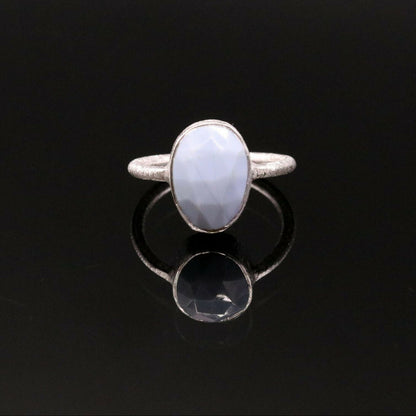 Handmade 925 solid silver unisex ring with a gorgeous stone, perfect for anniversary gifting by Tribal Ornaments.