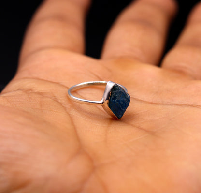 Uncut rough stone vintage sterling silver ring band by Tribal Ornaments, showcasing artisanal design and solid 925 silver craftsmanship.