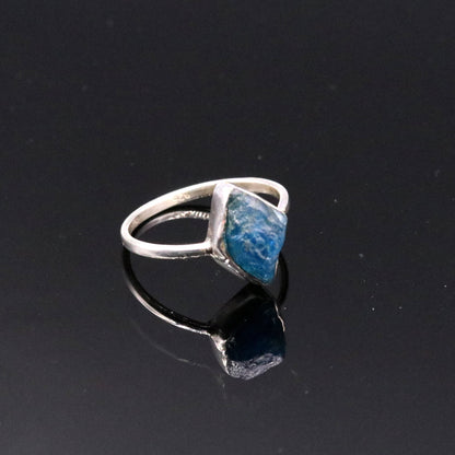 Vintage tribal designer sterling silver ring with uncut rough stone band, crafted in solid 925 sterling silver.