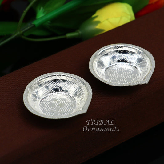 Vintage style handmade elegant silver oil lamp, silver home temple utensils, diya, deepak for Diwali puja silver art decorative art su808 - TRIBAL ORNAMENTS