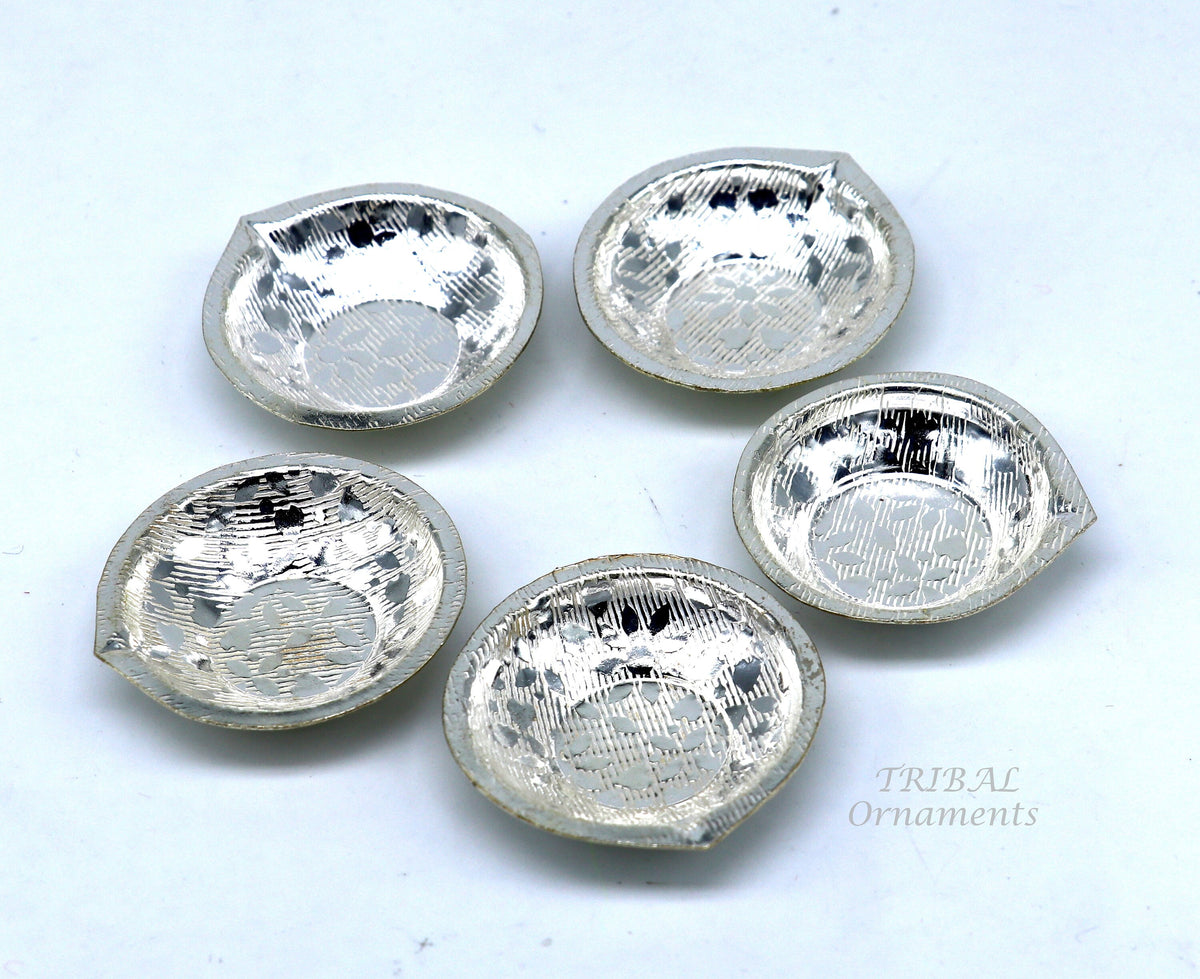 Vintage style handmade elegant silver oil lamp, silver home temple utensils, diya, deepak for Diwali puja silver art decorative art su808 - TRIBAL ORNAMENTS