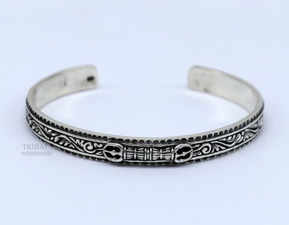 Handmade vintage-style silver or gold polished divine bangle cuff bracelet with tribal design, unisex jewelry by TRIBAL ORNAMENTS.