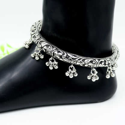 Handmade 925 silver vintage tribal ankle bracelet with oxidized antique design, featuring intricate tribal ethnic silver jewelry details.