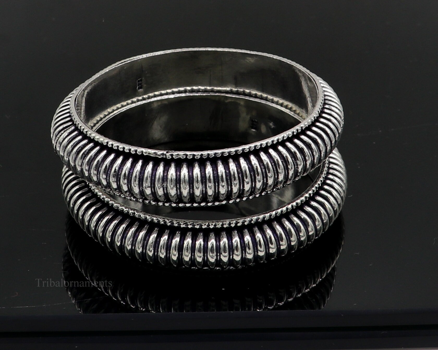Handmade 925 sterling silver Indian traditional bangle bracelet with vintage tribal design, perfect for brides or gifting.