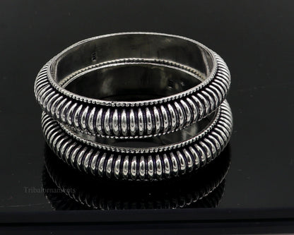Handmade 925 sterling silver Indian traditional bangle bracelet with vintage tribal design, perfect for brides or gifting.