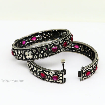 Sterling silver vintage tribal bangle bracelet with intricate design, perfect for brides and traditional Indian jewelry.
