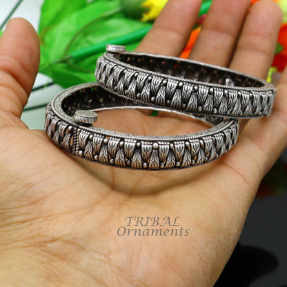 925 sterling silver vintage tribal bangle bracelet with ethnic design, handcrafted tribal jewelry by TRIBAL ORNAMENTS.