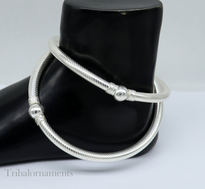 Vintage silver women's tribal foot kada ankle bracelet with hollow design, handmade traditional Indian jewelry by TRIBAL ORNAMENTS.