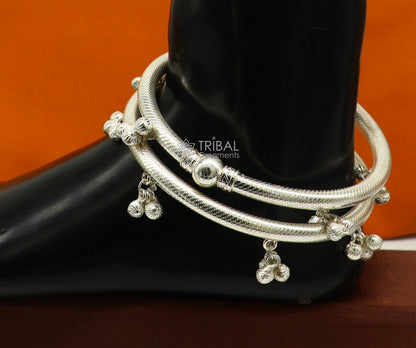Sterling silver ankle kada jewelry by TRIBAL ORNAMENTS, traditional ankle bracelet for brides and feet jewelry with cultural design.