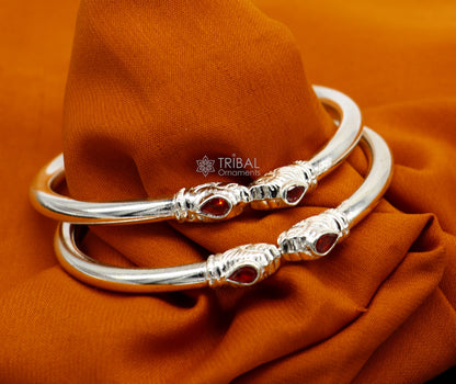 Sterling silver lion face design kada bracelet by TRIBAL ORNAMENTS, lightweight and trendy jewelry for men and girls.