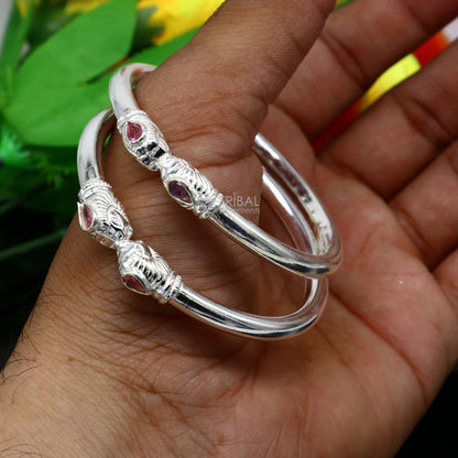 Sterling silver handmade lion face kada bracelet by TRIBAL ORNAMENTS, lightweight, cultural trendy jewelry for men and girls.