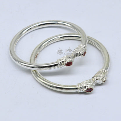 Sterling silver handmade lion face design kada bracelet by TRIBAL ORNAMENTS for men and girls, lightweight and cultural jewelry.