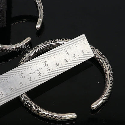 Handmade 925 sterling silver vintage tribal ankle bracelet with oxidized finish and intricate ethnic foot kada design.