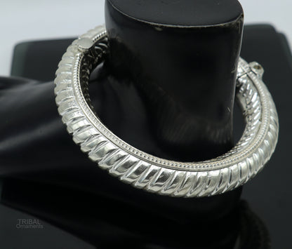 Traditional vintage silver foot bracelet anklet with tribal craftsmanship from TRIBAL ORNAMENTS, featuring intricate tribal jewelry design.