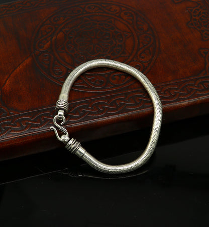 Sterling silver 9-inch handmade snake chain bracelet by TRIBALORNAMENT, stylish and trendy jewelry with detailed craftsmanship.