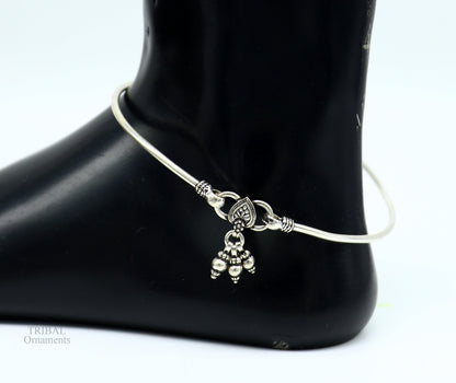 Sterling silver foot bracelet with shiny design, hanging drops, and belly dance jewelry style from TRIBALORNAMENT.