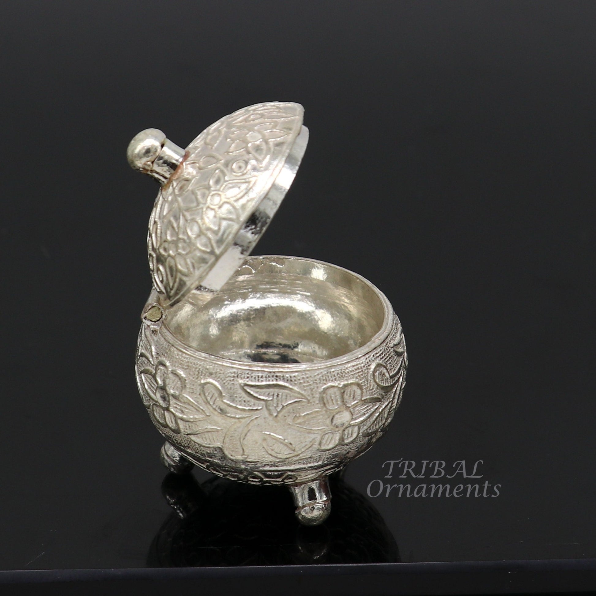 vintage style 925 sterling silver unique antique design handmade brides eyes kajal box, kumkum sindur box, small trinket box article stb398 - TRIBAL ORNAMENTS