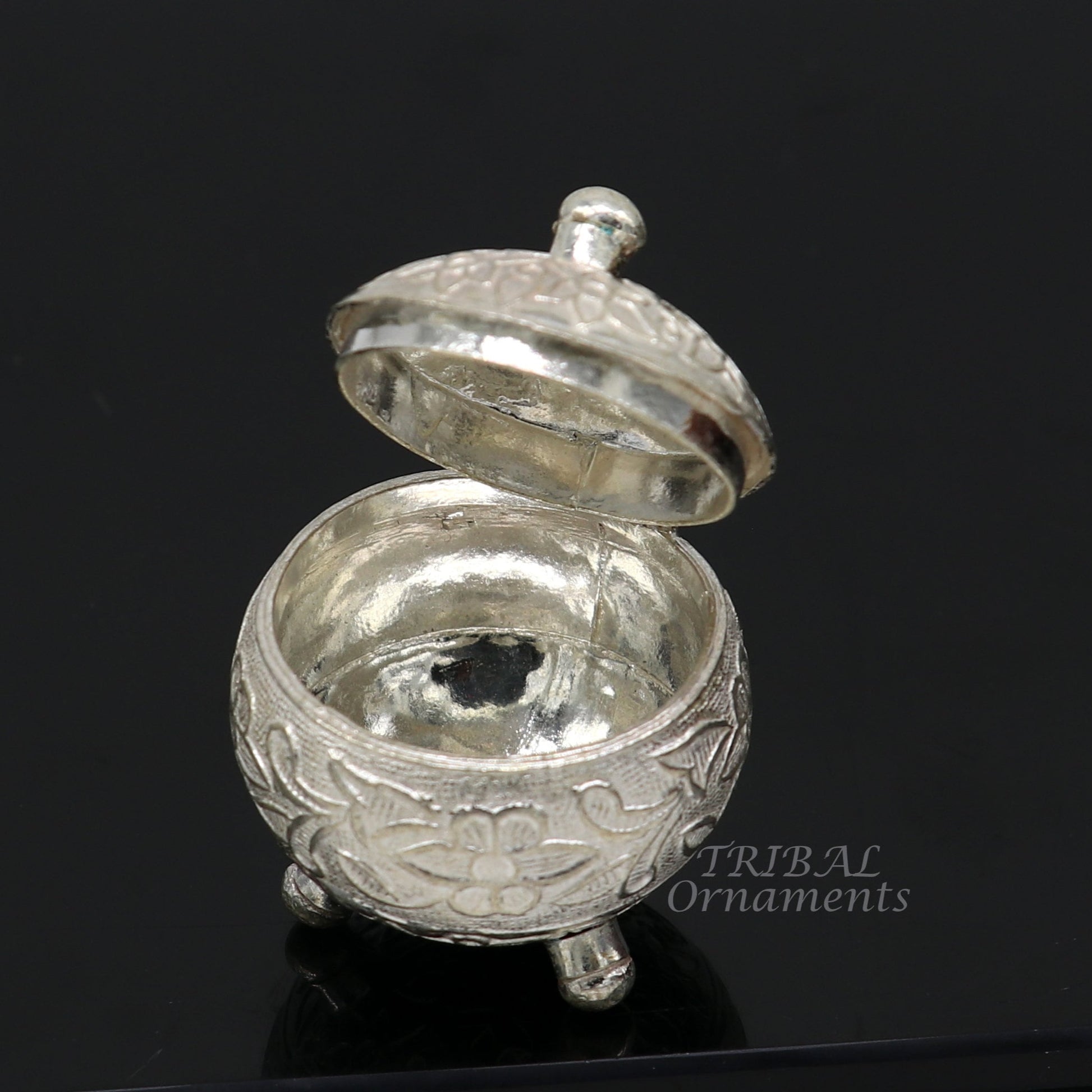 vintage style 925 sterling silver unique antique design handmade brides eyes kajal box, kumkum sindur box, small trinket box article stb398 - TRIBAL ORNAMENTS