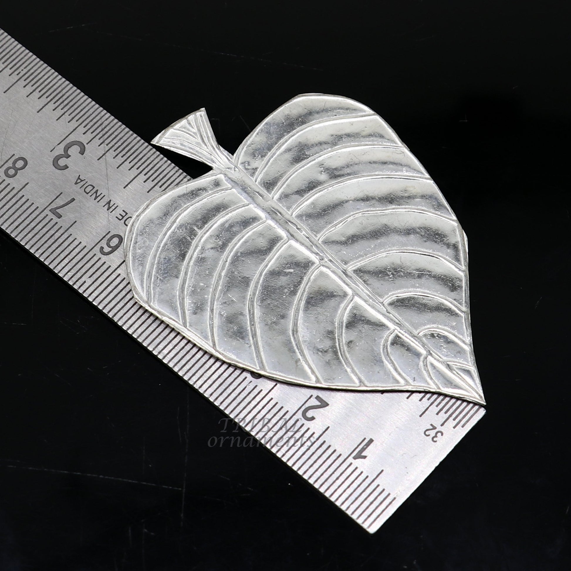 Set of 5 handmade 925 sterling silver pipal leaf pendants, ideal for puja rituals, crafted by TribalOrnaments.