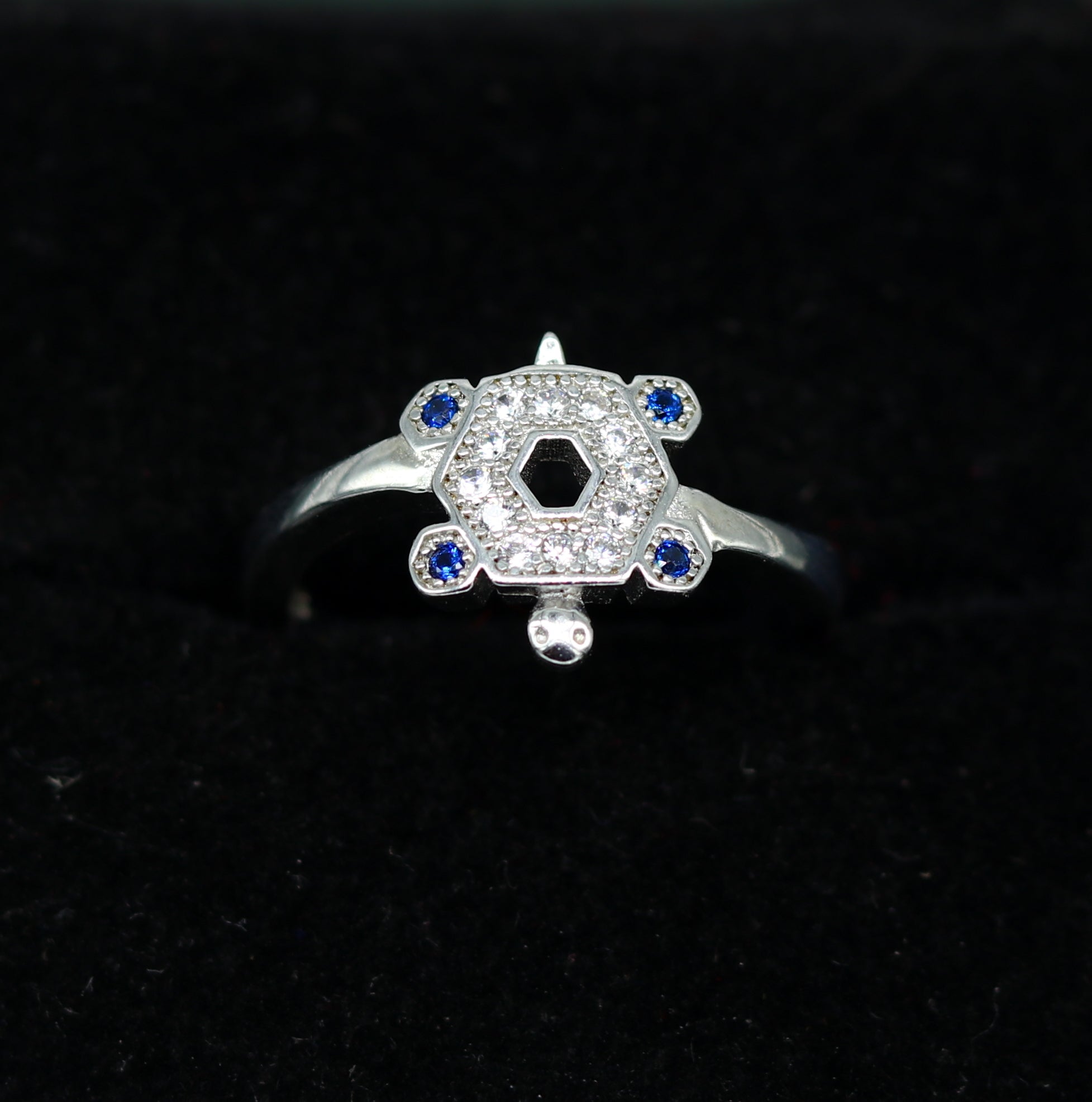 Female 92.5% FANCY SILVER RING, Weight: 5 Grams, 6 To 8 at Rs 900/piece in  New Delhi